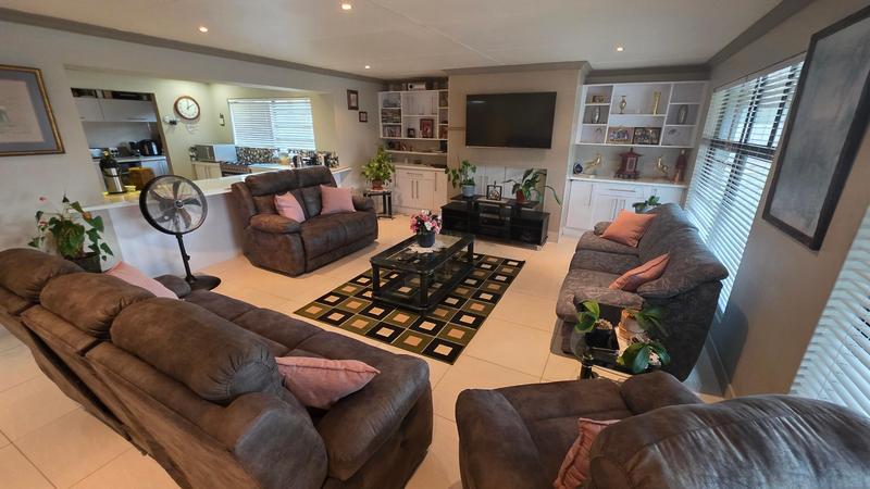 3 Bedroom Property for Sale in Reebok Western Cape